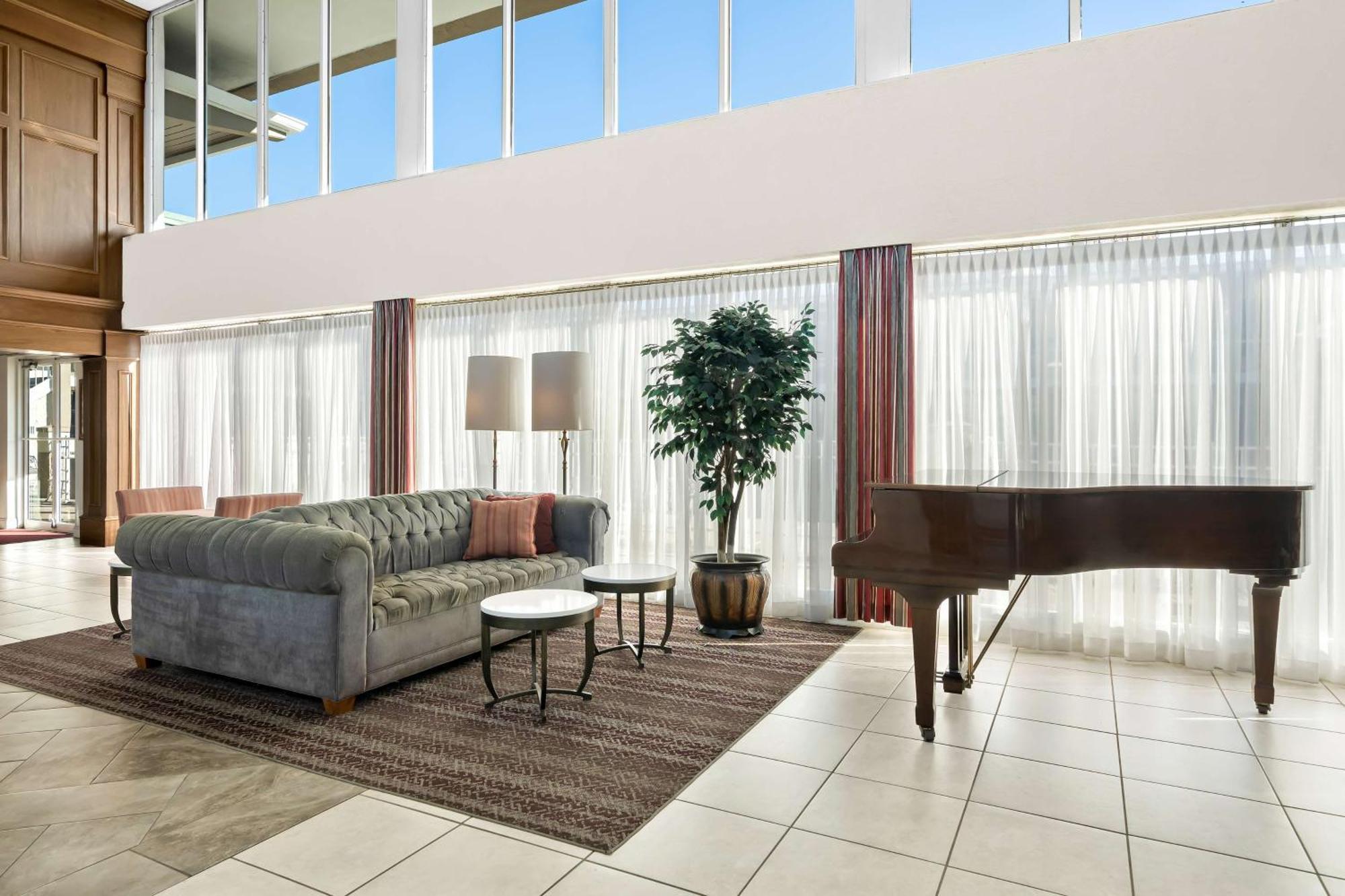 Brandywine Valley Inn Surestay Plus By Best Western Wilmington Esterno foto