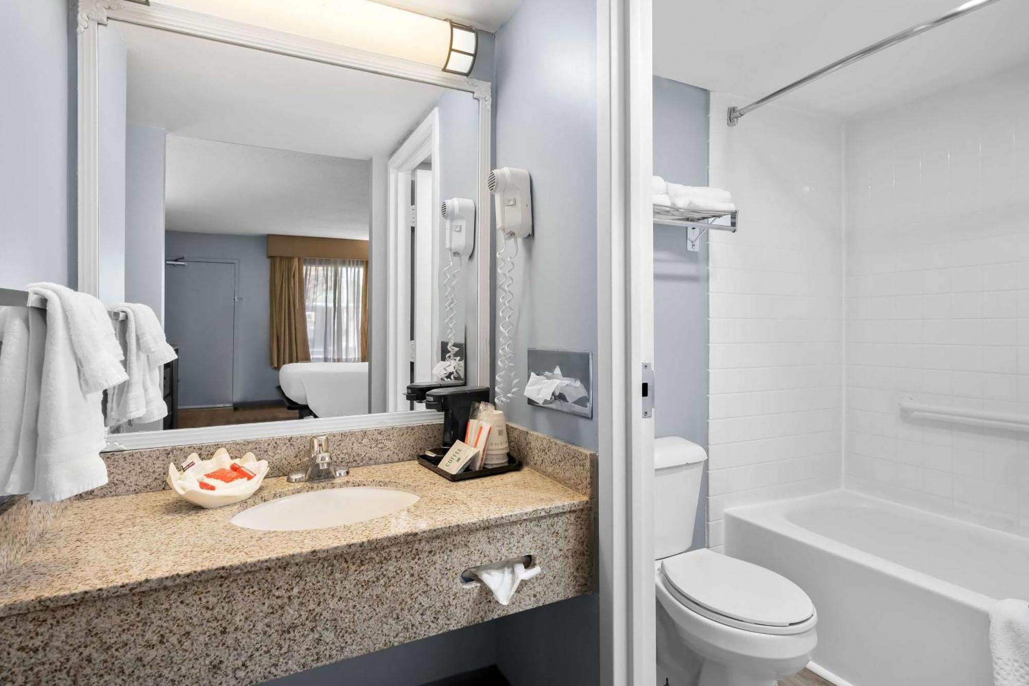 Brandywine Valley Inn Surestay Plus By Best Western Wilmington Esterno foto