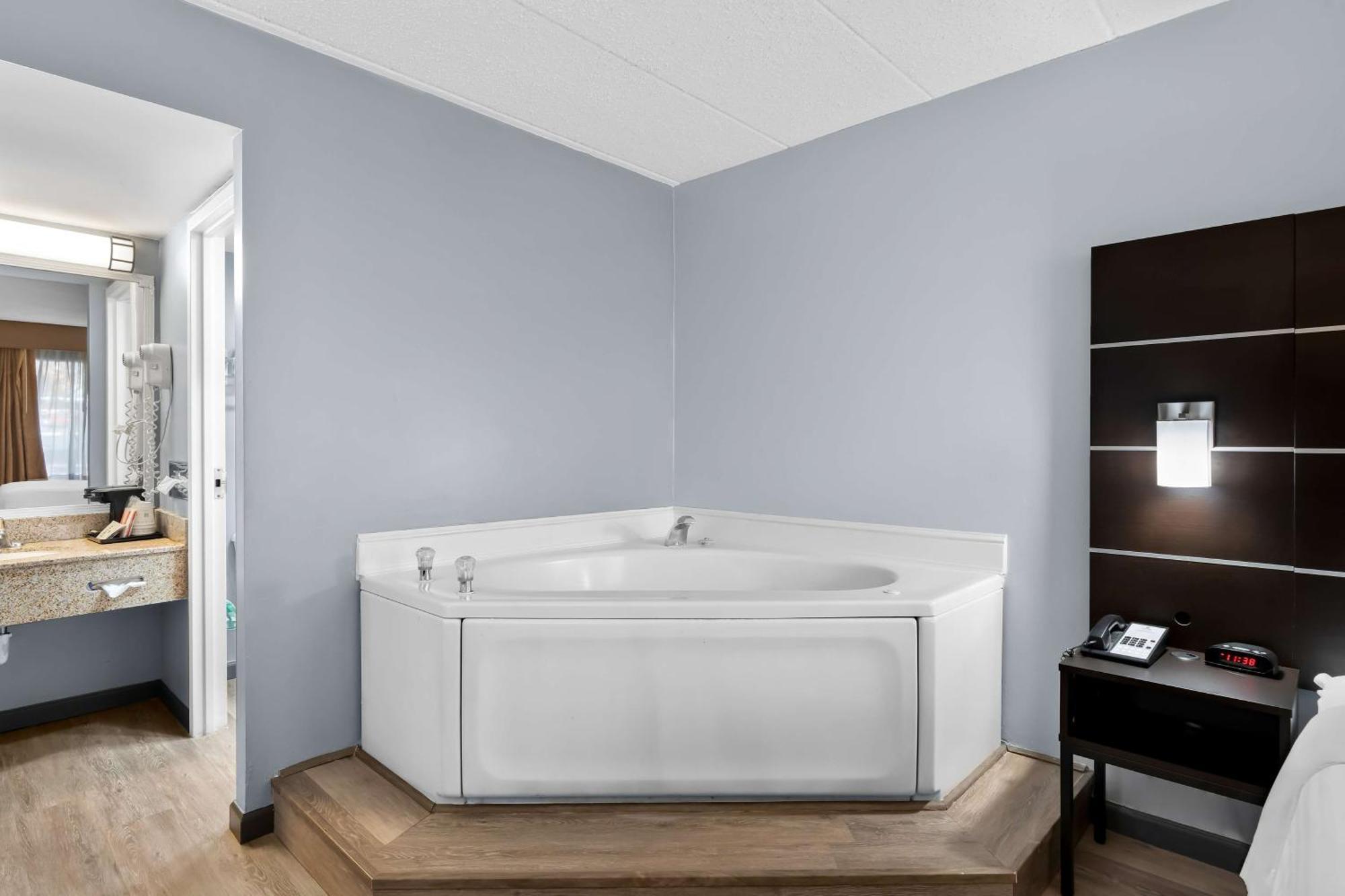 Brandywine Valley Inn Surestay Plus By Best Western Wilmington Esterno foto